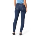 Levi Strauss Signature Gold womens Totally Shaping Skinny Jeans - Image 3
