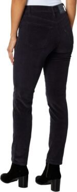 Levi's Womens 724 High Rise Straight JeansJeans - Image 2